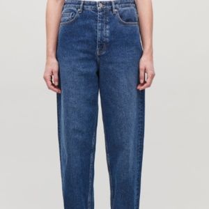 Tappered leg COS jeans